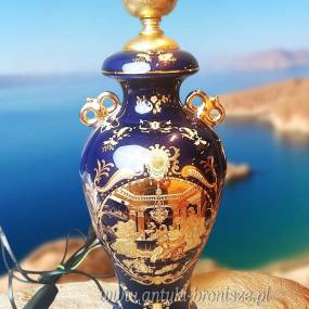 Porcelanowa lampa stołowa kobalt i złoto, dworskie motywy wys. podstawy 42cm