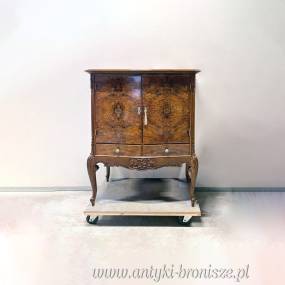 Elegancki barek