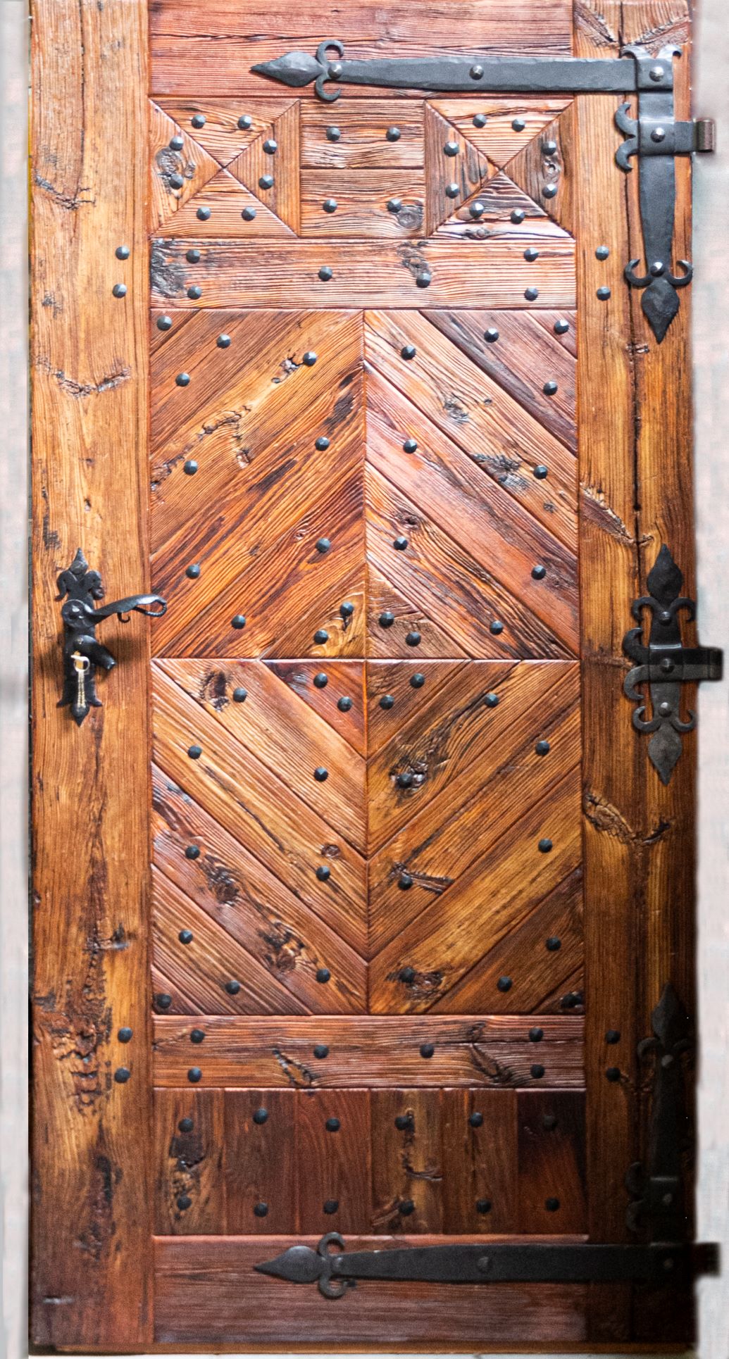 Drzwi wejściowe ze starego drewna na wymiar. – Warszawskie Targi Antyków